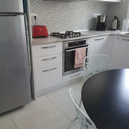 Royal Sun House, Close To Long Beach Дом отдыха